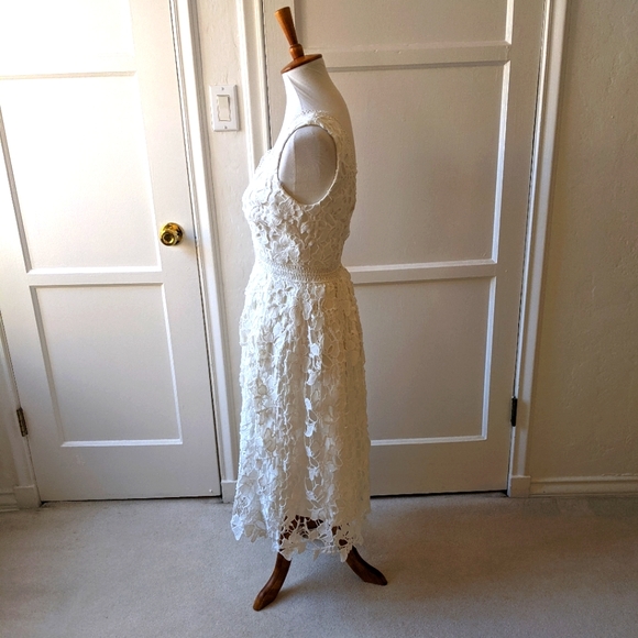 Lulu's white lace dress size small - Picture 4 of 10